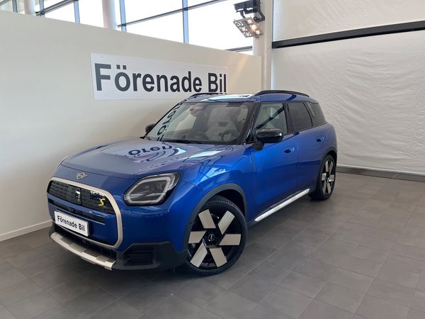 MINI Countryman SE ALL4 Favoured Trim Paket XL - 2025