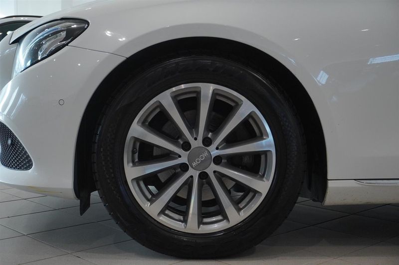 Mercedes E220 bild 16
