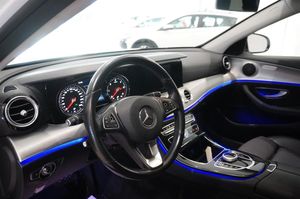 Mercedes E220 bild 2