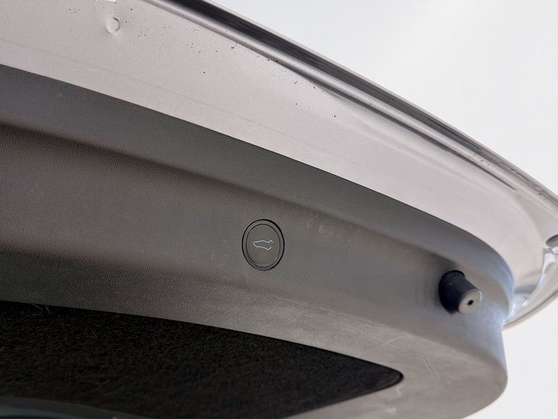Tesla Model Y bild 17
