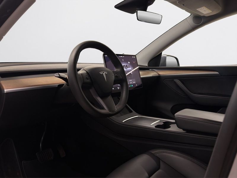 Tesla Model Y bild 9