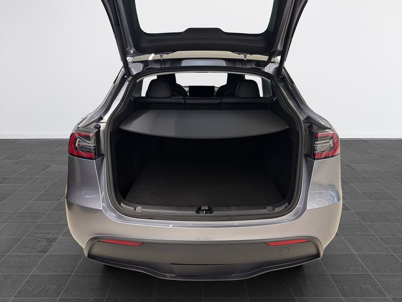 Tesla Model Y bild 16