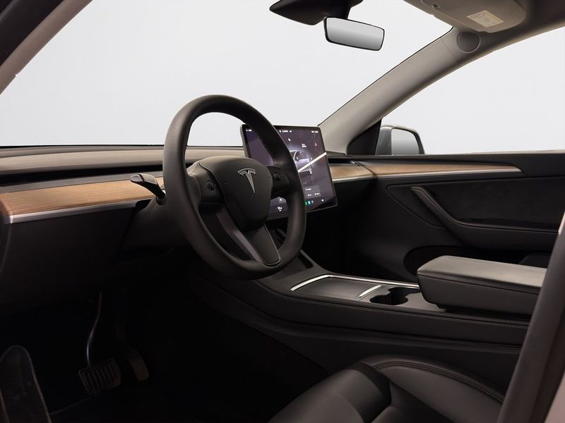 Tesla Model Y bild 9