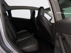 Tesla Model Y bild 11