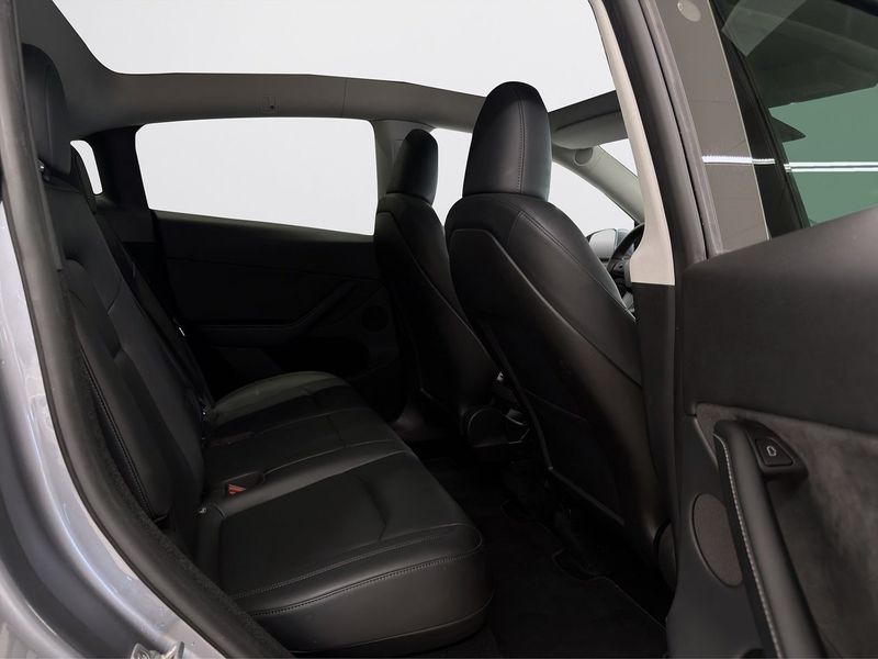 Tesla Model Y bild 11