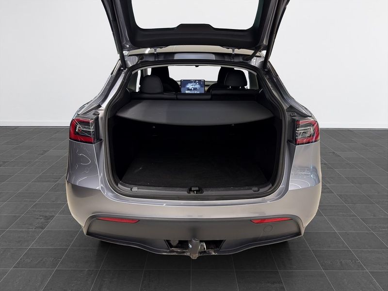Tesla Model Y bild 16