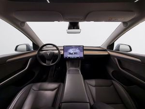 Tesla Model Y bild 13