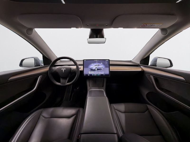 Tesla Model Y bild 13