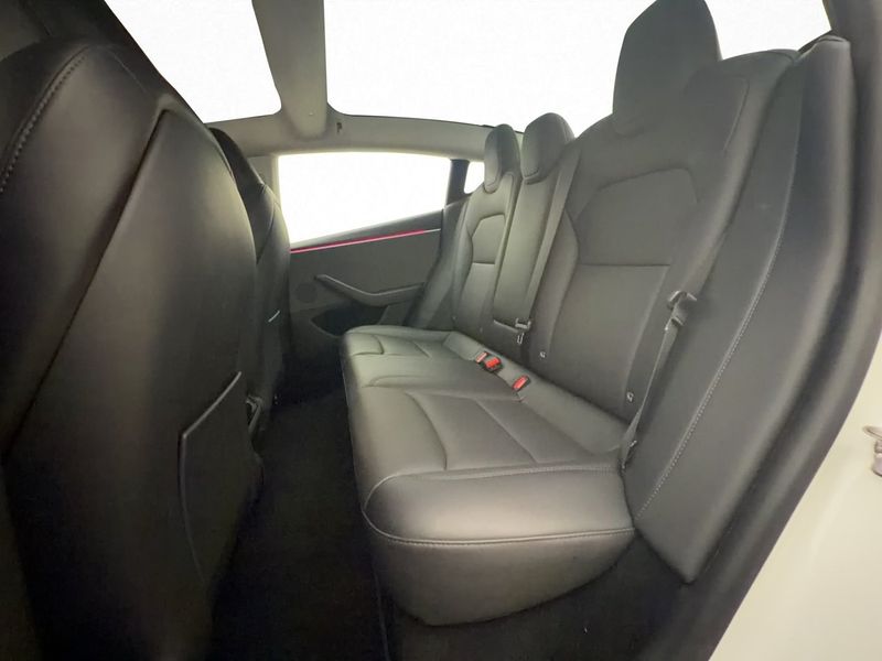 Tesla Model 3 bild 15