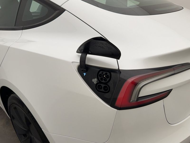 Tesla Model 3 bild 28
