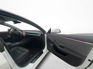 Tesla Model 3 bild 14