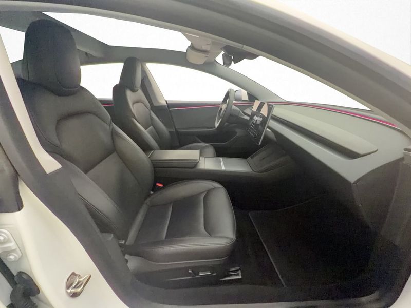 Tesla Model 3 bild 13
