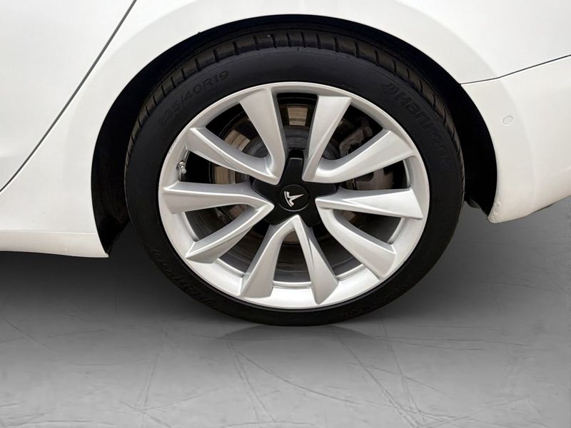 Tesla Model 3 bild 32