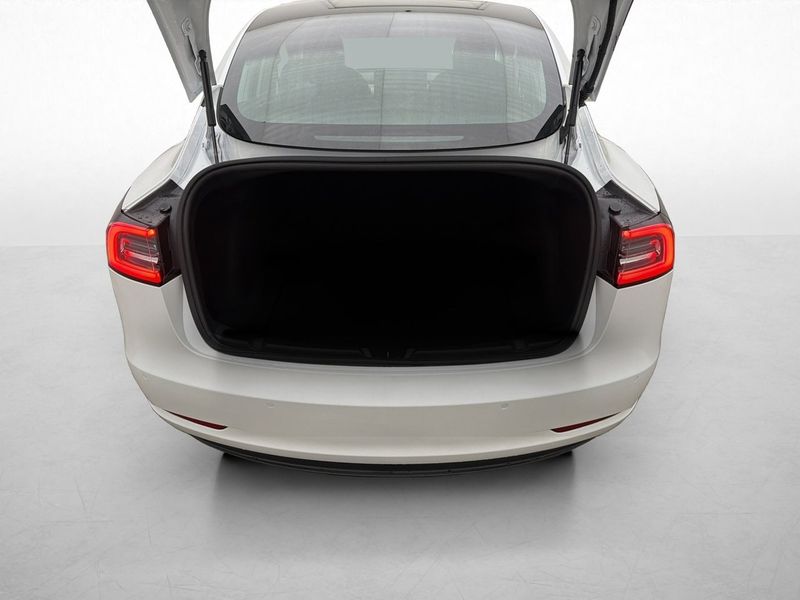 Tesla Model 3 bild 9
