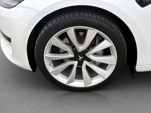 Tesla Model 3 bild 31