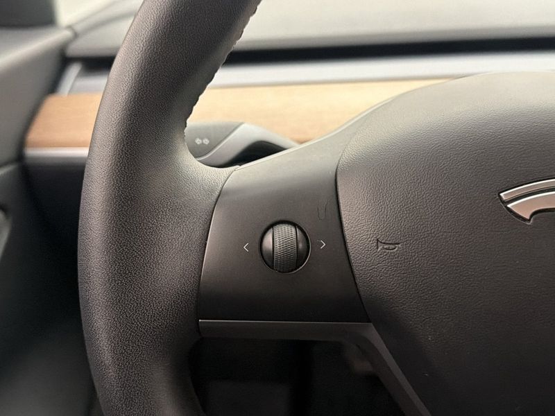 Tesla Model 3 bild 13