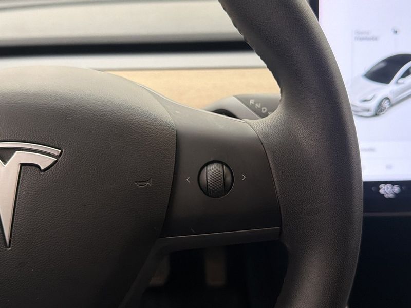 Tesla Model 3 bild 14