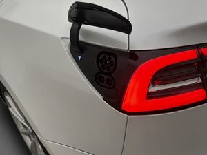Tesla Model 3 bild 28