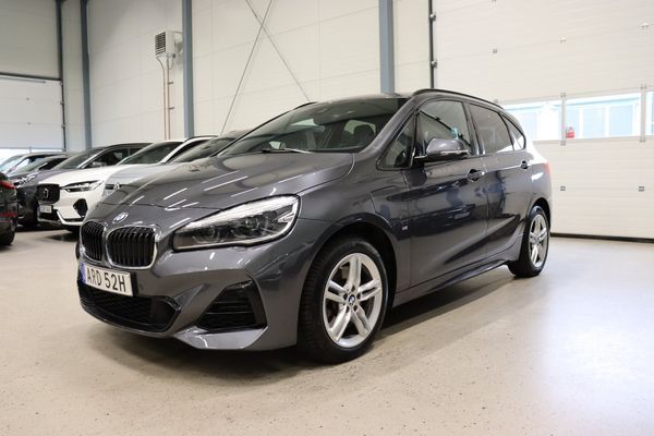 BMW 225 xe Active Tourer M Sport Pano HUD Läder B-kam Ratt-V 224hk - 2019