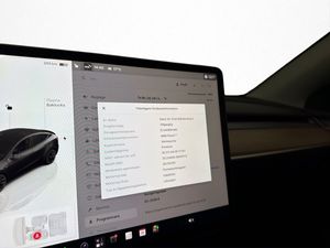 Tesla Model Y bild 19