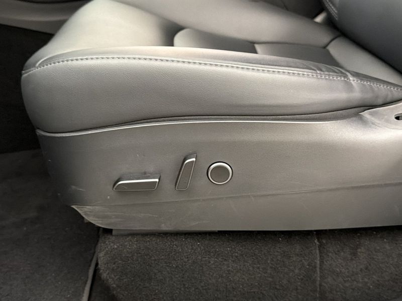 Tesla Model Y bild 23