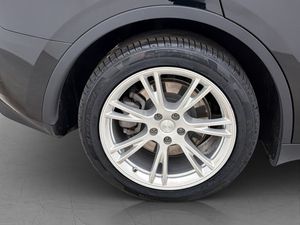 Tesla Model Y bild 32