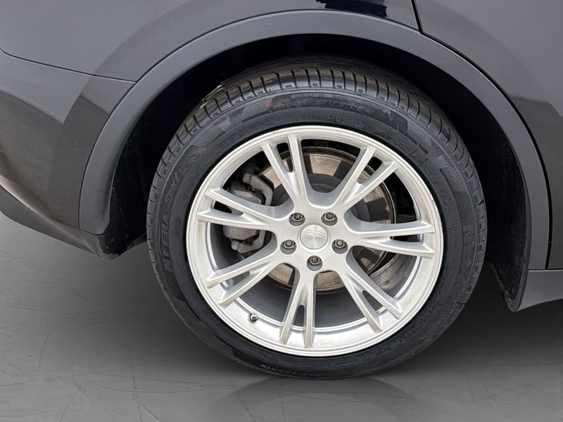 Tesla Model Y bild 32