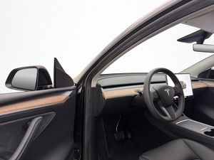 Tesla Model Y bild 11