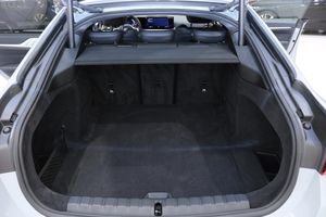 BMW i4 bild 18