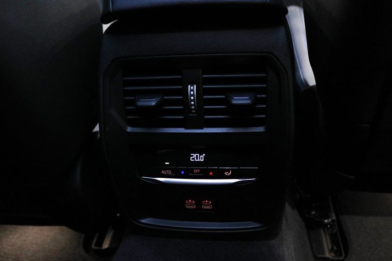 BMW i4 bild 17