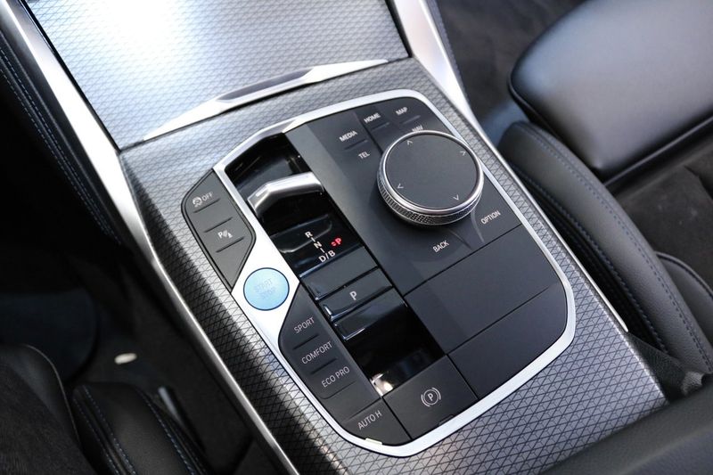 BMW i4 bild 20