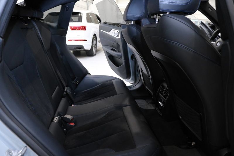 BMW i4 bild 16