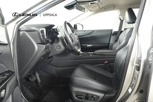 Lexus NX bild 6