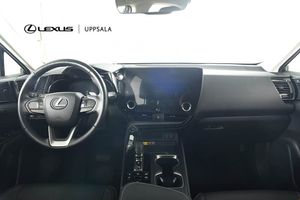 Lexus NX bild 8