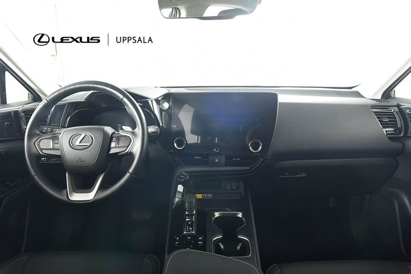 Lexus NX bild 8