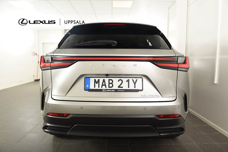 Lexus NX bild 4