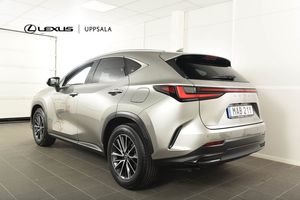 Lexus NX bild 2