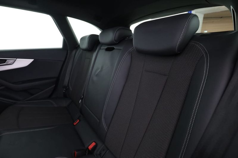 Audi A4 bild 15