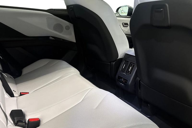 BMW iX3 bild 7