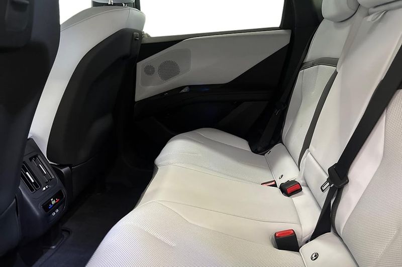 BMW iX3 bild 11