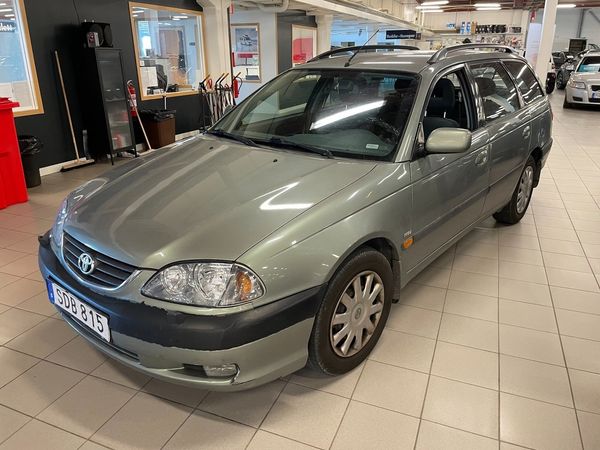Toyota Avensis 1,8 VVT-I Automat - 2000