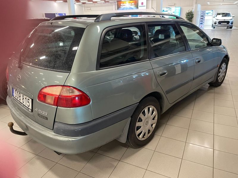 Toyota Avensis bild 4