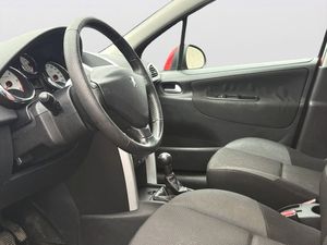 Peugeot 207 bild 8