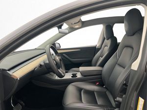 Tesla Model Y bild 12