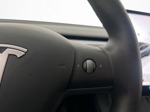 Tesla Model Y bild 16