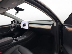Tesla Model Y bild 25