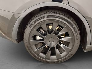 Tesla Model Y bild 31