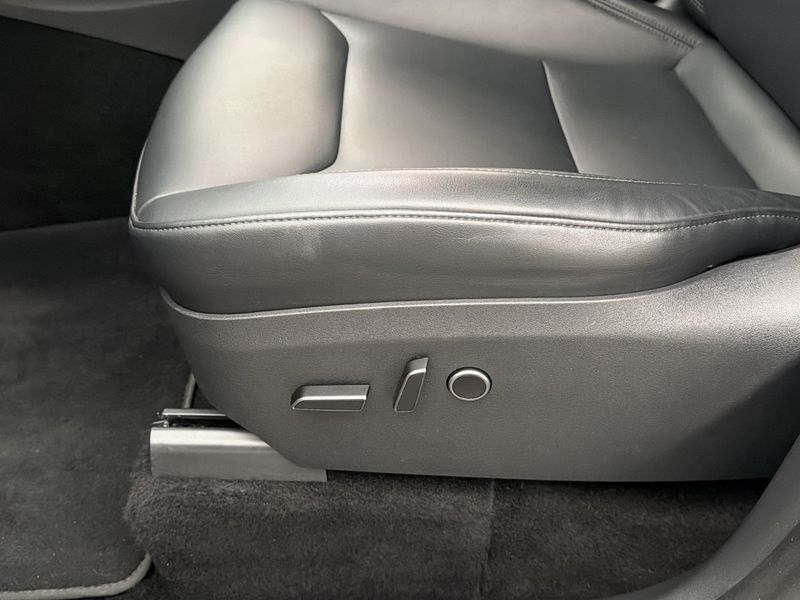 Tesla Model Y bild 13