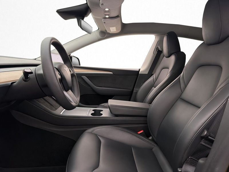 Tesla Model Y bild 11
