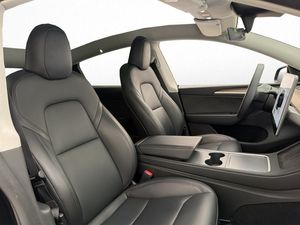 Tesla Model Y bild 26
